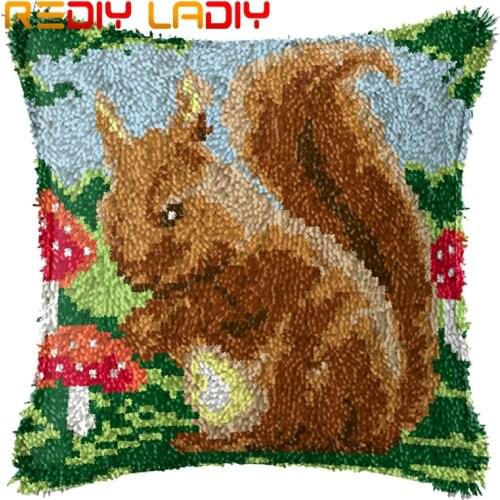 Latch Hook Cushion Squirrel Mashroom Pre-Printed Canvas Cushion Cover Acrylic Yarn Crochet Pillow Case Hobby & Crafts Home Decor