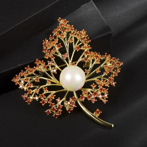European and American New Year Corsage Queen Lotus Ms. Cubic Zirconia Jewelry New Luxury High-end Leaf Pearl Brooch Crystal Bro