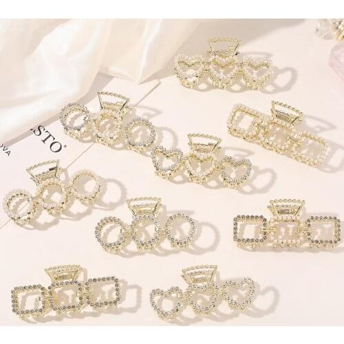 2021 New Hyperbole Pearls Metal Hair Claw Clips Big Size Makeup Hair Styling Barrettes For Women Hair Accessories Geometric