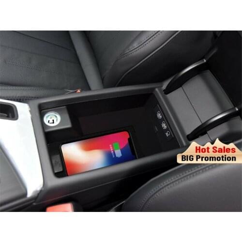 QI car wireless charger for Audi A4/A5/S4/S5 2016-2018 Intelligent Infrared Fast Wireless Charging Car Phone Holder for iphone