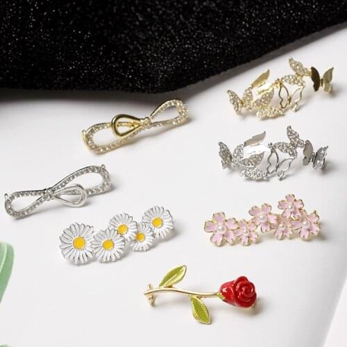 1 Pc Shoes Charms Designer Butterfly Daisy Rhinestone Girl Love Gift Shoelace Decorations Rose Flower Accessories