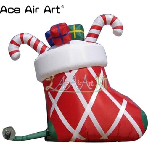 Hot selling giant airblown Chritmas gifts and candy sticks in Christmas stockings inflatable party decor