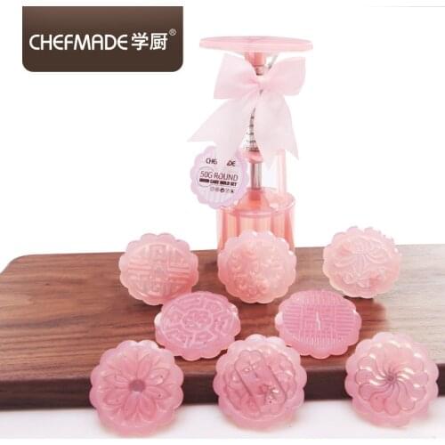 Making snowy moon cakes mold for mid-autumn Hand-pressed 3-dimensional embossing 50g round moon cake green bean cake mold set