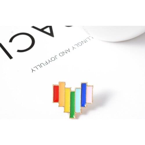 Cartoon color heart shaped love rainbow enamel brooch custom alloy badge clothes bag cute sweet accessories woman jewelry gift