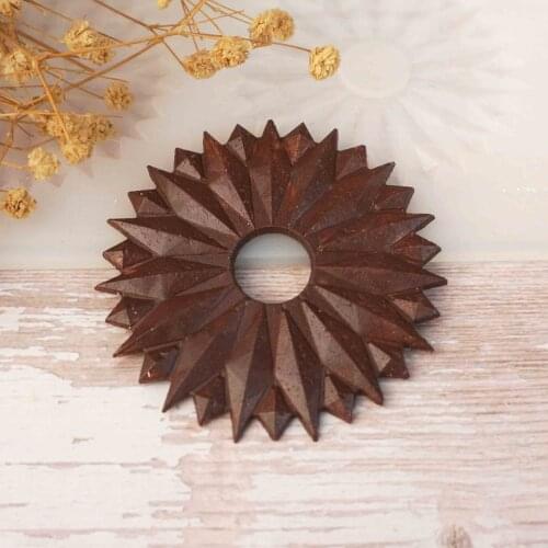 DIY Zigzag Edge Circle Chocolate Chip Cake Ruffled Round sunflower Shape Chocolate Stencil Decorating Silicone Mold Chablon