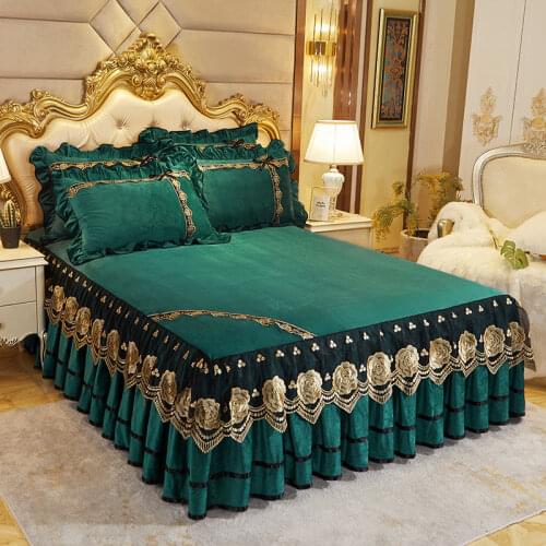 Crystal Velvet Bedspreads Home Luxury Bedding Set Golden Lace Bed Skirt Embroidered Sheets Skin Soft Sleeping Mattress Cover