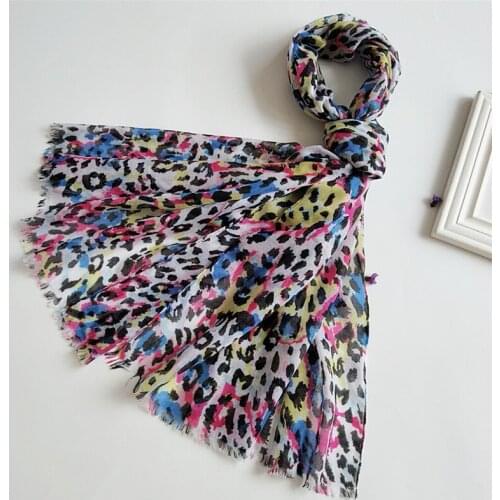 2019 New Color Leopard Print Fringe Scarves Shawls Long Soft Viscose Leopard Scarf Foulard Hijab Wrap10pcs/LOT Wholesale