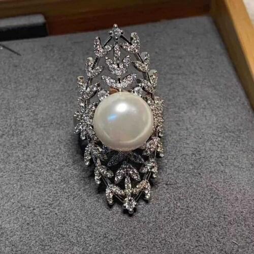 Luxury Female White Leaf Plant Pearl Ring Silver Color Bridal Engagement Big Long Ring Vintage Party Rings For Women Zk40