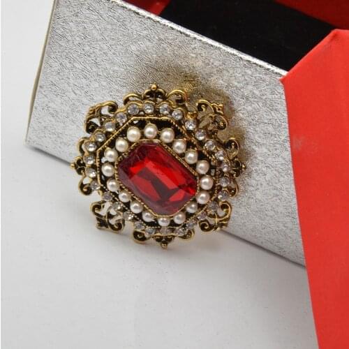 MZC 2020 Rhinestone Crystal Women Green Fog Brooches Female Hijab Pins Brosh Enamel Badge Broach Animal Brooch Boutonniere