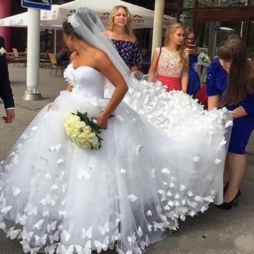 2020 amazing 3D butterfly Appliques Court Train Princess tulle Wedding Dresses Sweetheart Dubai Arabic boho princess Wedding Gow