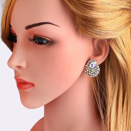 New Designer Flower Shape Stunning Crystal Women Ear Clip on Earrings Without Piercing For Bridal Wedding Party Accessories Gift