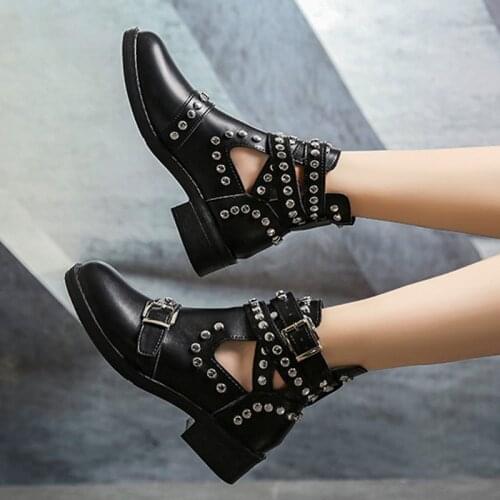 2021 Womens Fashion Solid Short Ankle Boots Ladies Round Toe Metal Rivet Belt Buckle Handsome Shoes Patent Leather Size 35-43