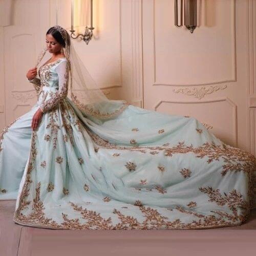 Moroccan Kaftan Wedding Dresses With Train Long Sleeve Appliques Beaded Luxury Dubai Saudi Arabia Bridal Gowns Custom Made