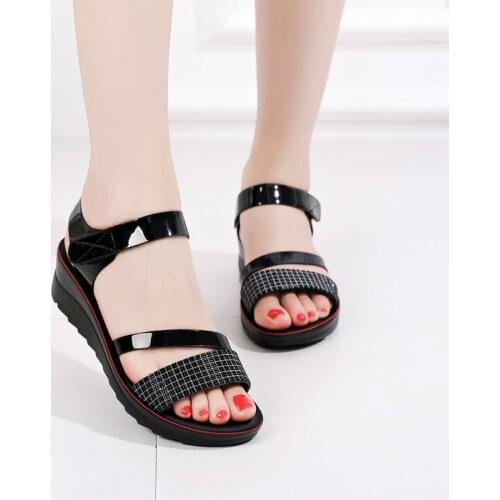 Summer leisure flat women sandals comfortable soft sole mother shoes thick bottom large size lightweight women beach sandals