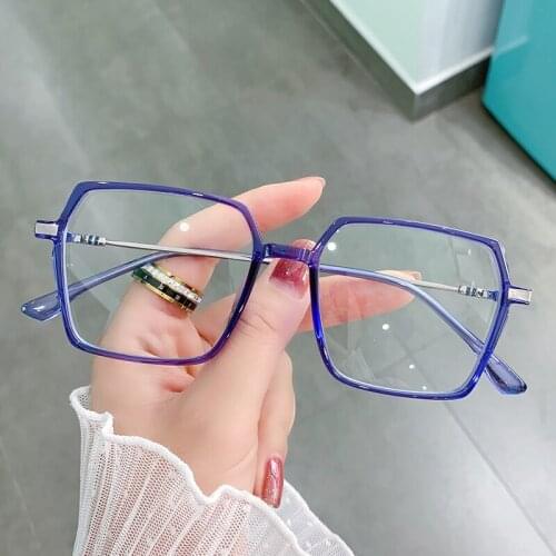 2021 Fashion Women Anti Blue Light Glasses Square Oversize Lady Optic Eyewear Frame Anti-glare Computer Glasses With Accessories