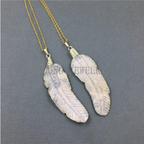 MY0988 Natural Carved Chrysanthemum Stone Feather Shape Pendant Necklace With Gold Color Chain kolye