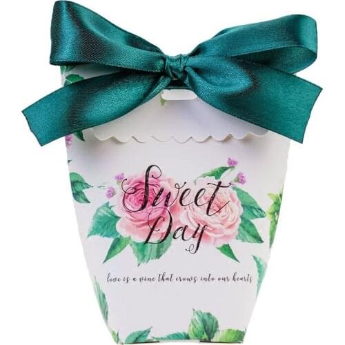 20pcs Large Wedding Favor Box Flower Wedding Gift Boxes Paper Cake Box Sweet Gift Candy Box With Ribbon 5*5*11.5cm