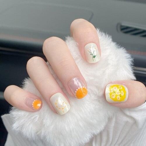 24pcs/box Fake Nails With Glue Little Daisies Type Short Paragraph Small Fresh Fashion Manicure False Nail press on with designs