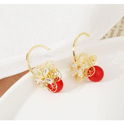 Korean Girl Earrings 2021 Fashion New Net Red Temperament Super Fairy Red White Pearl Crystal Flower Earrings Sale Orecchini