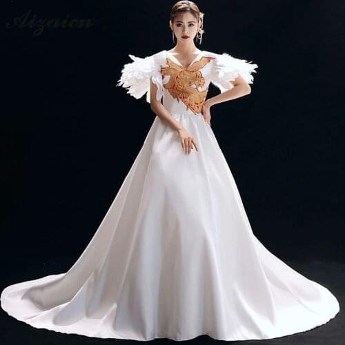 Modern V Neck Tailing Long Cheongsam Dresses Luxury White Evening Gown Qi Pao Women Chinese Traditional Dress Fashion Show Qipao
