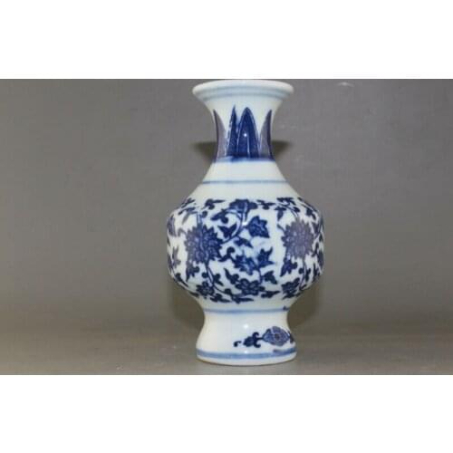 RARE BLUE AND WHITE PORCELAIN FLOWER VASE OF CHINESE ANTIQUE