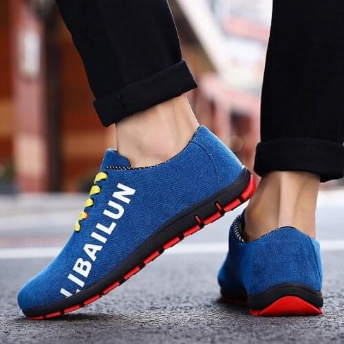 2021 Spring and Summer New Mens Flat Casual Sports Mens Shoes Breathable Cloth Shoes Student Mesh Shoes Hollow Denim Sneakers