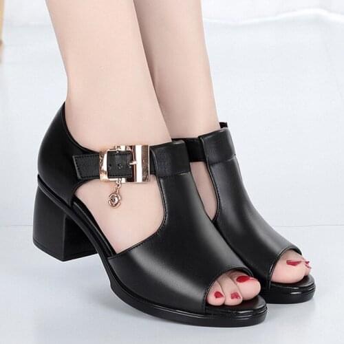Women Peep Toe Sandals Female Shoes Summer Buckle Strap Pu Woman Chain Mid Heels Fashion Pumps Casual Female Comfort New 2021