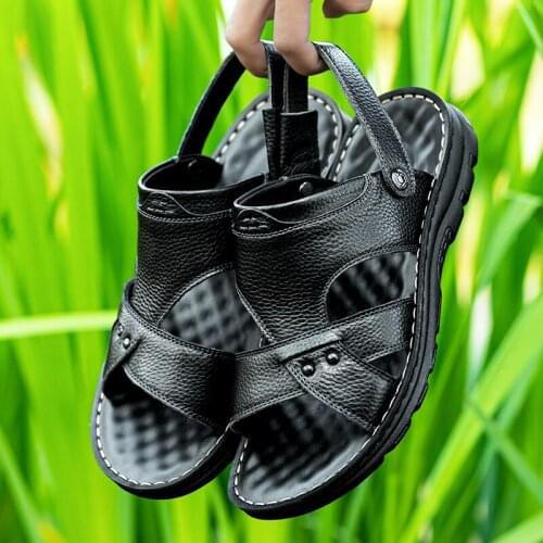 2021 New Summer Mens Sandal Leisure Beach Shoes for Men Wear Head Layer Cowhide Slippers for Men Dual Use