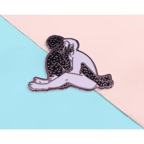 Gay Kiss Hug Brooch Equality Love Badge Couple Brooch Creative Fashion Jewelry Hero Friends Gift
