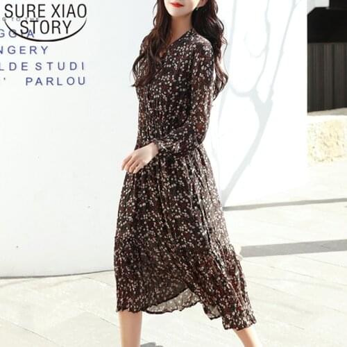 Fashion Spring 2020 Women Floral Print Pleated Chiffon Dress V-neck Vintage Casual Long Sleeve Midi Sexy Ladies Dresses 8557 50