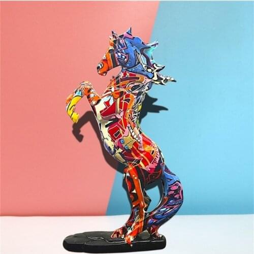 Resin Horse Statue Sculpture Decoration Nordic Home Decor Figurines Interior Tabletop Decor Office Home Living Room Art Decor