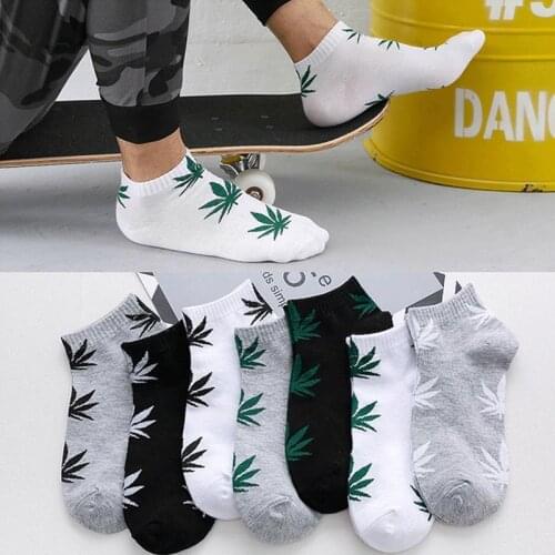 Fashion 1Pair Comfortable High Quality Cotton Socks Leaf Maple Leaf Casual Long Weed Crew Sock Autumn Winter