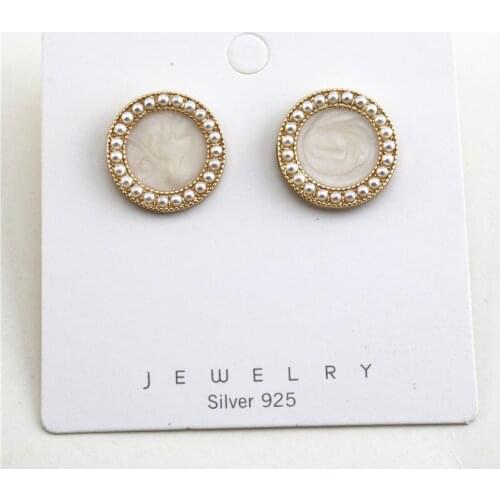 S925 silver needle palace style gentle pearl earrings female Korean personality temperament shell luster earrings female Qingdao