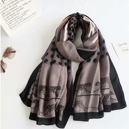 2021 Zipeiqing Spring fashion cotton linen women large scarf leopard print foulard ladies Beach warm shawl beautiful wraps hijab