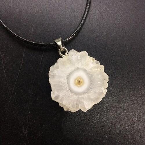 White Cluster Pecdant Natural Stones Quartz Gems Minerals Crystals Healing Gemstones Reiki Ornaments Decoration