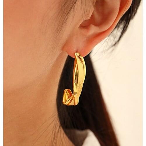 Vintage Punk Golden Earrings Women Geometric Hyperbole Distortion Irregular Ear Stud Wedding Party Fashion Jewelry Accessories