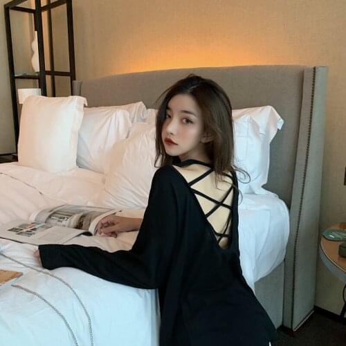 Sexy backless T-shirt womens early autumn and winter 2019 new loose long sleeve bottoming shirt womens clothes