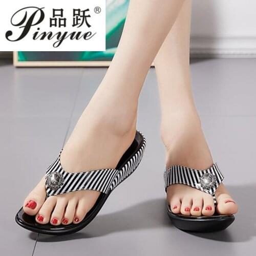 Pinyue Women's Flip Flops