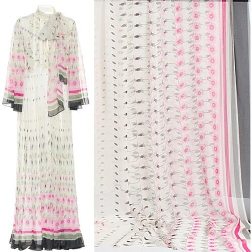 100X145cm Fashion Week Small chrysanthemum Printed Chiffon Fabric For Woman Summer Dress Blouse Tissu Tela Хлопок материал DIY