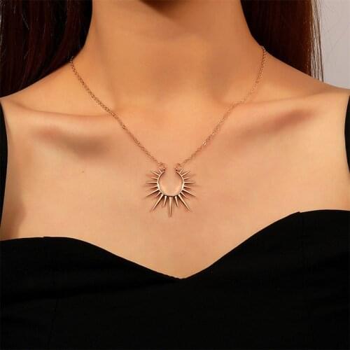 New Fashion Sun Flower Pendant Necklace For Women Retro Metal Open Clavicle Chain Personality Creative Party Jewelry Gifts