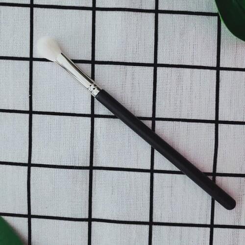 1Pcs Fashion High Quality Eye Makeup Brush Eyeshadow Shadow Brush Eye Patch Copper Tube Art Set Pen Professional Makeup Tool