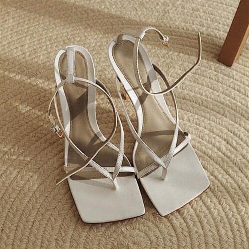 Qmiiyall Women's Flip Flops