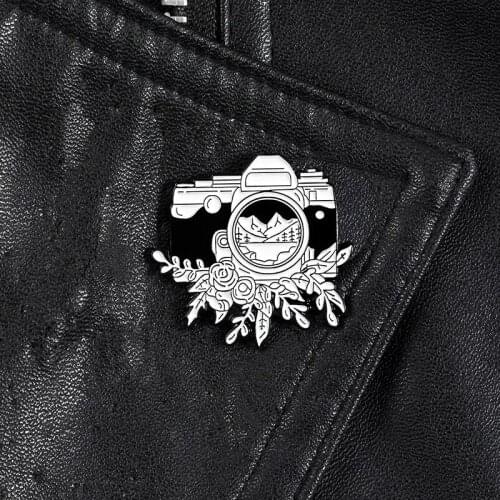 Cartoon Simple black and white camera flower Pin brooches Badge Pin Lapel Pin Denim Clothes Bag Hat Jewelry gift for friend