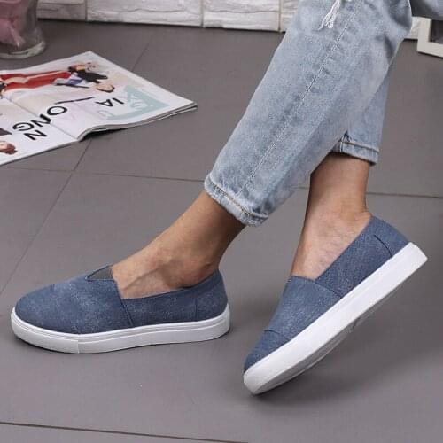 Plus size 35-43 Women Flats Candy Color Slip on Flat Shoes Canvas Loafers Woman Sneakers Comfortable Ladies Shoes Cotton 7651G