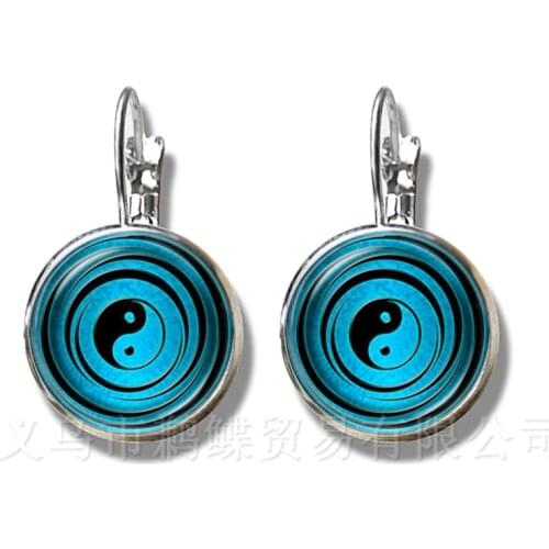 2018 Trendy Yin Yang Pattern Earrings Black White Cross Tai Ji Jewelry 16mm Glass Cabochon Stud Earrings Yin Yang Women Gifts