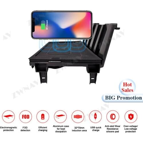 QI Car Wireless Charger Quick Charge For Hyundai Santa Fe 2018 for Iphone XR XS for Huawei P30 P40 Infrared Sensor Phone Holder