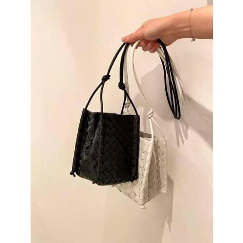 The Mini Knot Bag In High Quality PU Leather One Spacious Compartment Weave Women Crossbody Bags Bucket Flap Desginer Handbags
