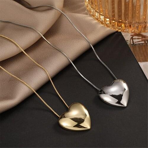 316L Stainless Steel 3D Love Necklace Female Simple Snake Bone Chain Short Heart Pendant Necklace No Fade