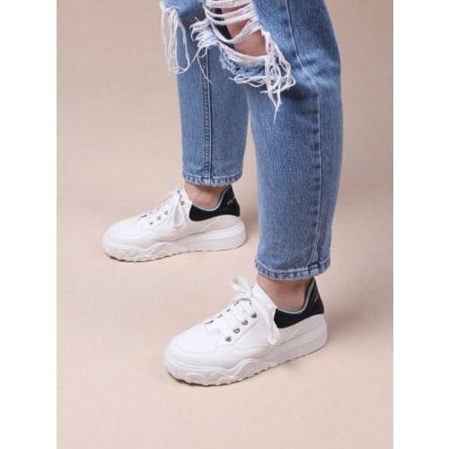 Women Sports Shoes White Lace-Up Thick Sole Sneakers 2021 Summer Season