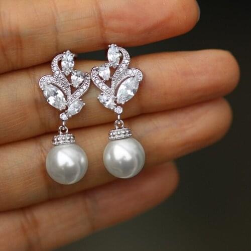 Fashion Flower Earrings Imitation Pearl Dangle Earrings For Women With Dazzling Cubic Zirconia Elegant Versatile Female Jewelry